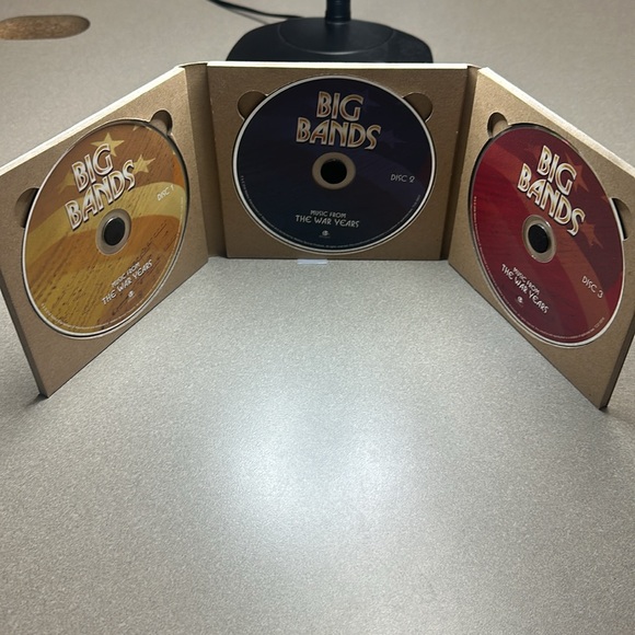 Big Band Music in a Metal Tin 3 CD’s. Music from The War Years - Picture 2 of 16